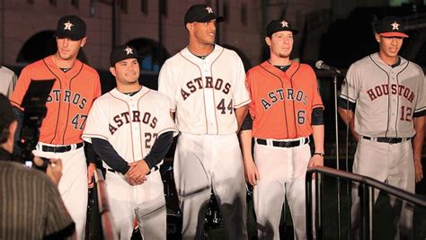 Astros Unveil New Uniforms For 2013