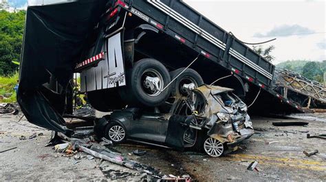 Tragedia en Brasil al menos 38 muertos en accidente de ómnibus