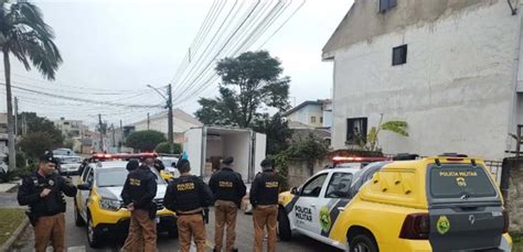 Pm Age Rápido E Roubo De Caminhão Dura 10 Min No Sítio Cercado