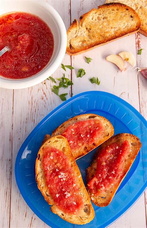 Pan Con Tomate Spanish Tomato Bread The Tasty Chilli