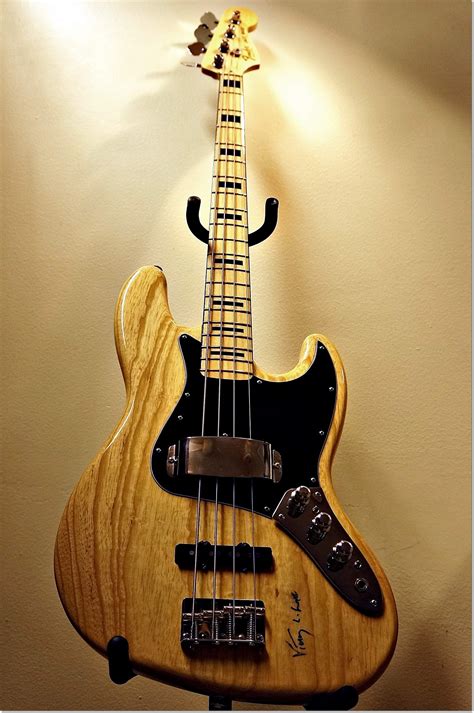 For Sale Used Fender American Vintage 75 Reissue Jazz Bass With