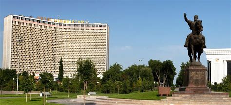 Amir Temur Square, Tashkent