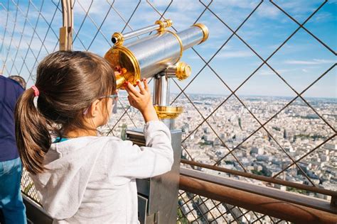 Tour guiado de la Torre Eiffel en ascensor París 2022 Viator