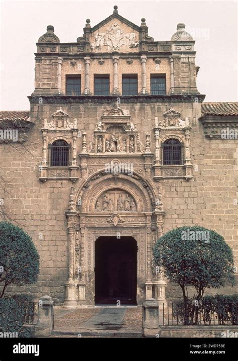 Fachada Del Museo De Santa Cruz Siglo Xvi Author Enrique Egas 1455