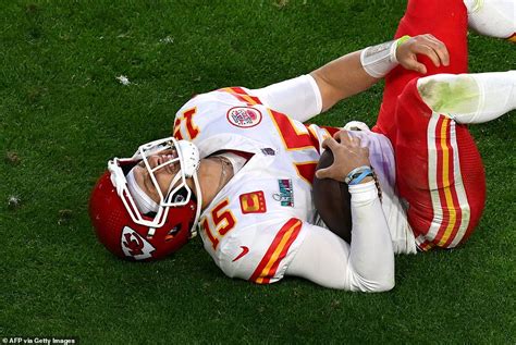 Super Bowl Lvii Chiefs Pull Out Thrilling 38 35 Win Over Eagles Daily Mail Online