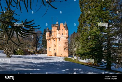 Scottish castles winter snow hi-res stock photography and images - Alamy