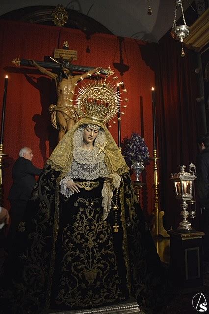 Galería Besapies al Stmo Cristo de las Aguas y besamanos a la Virgen