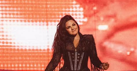 A Maite Perroni se le olvidó la letra de una canción en concierto de