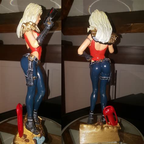 Pop culture analysts explain the irony of the amy anderson bimbo look 22