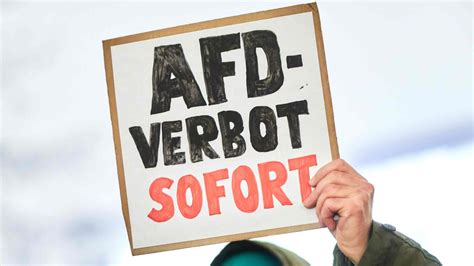 Menschen Protestieren F R Ein Verbot Der Afd Nachrichten Wdr