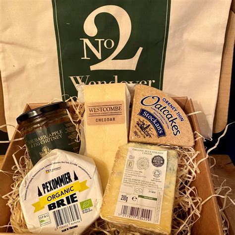 Christmas 3 Cheese Hamper - 2 Pound Street