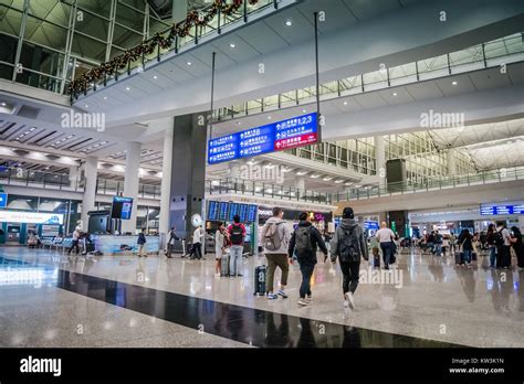 hong kong airport arrival hall Stock Photo - Alamy