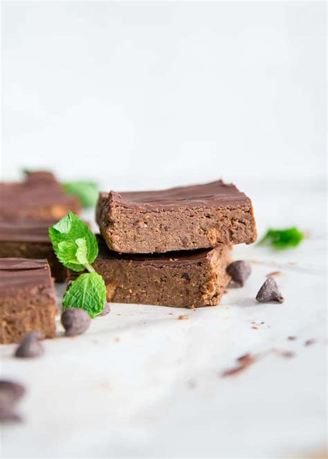 Vegan No Bake Mint Chocolate Protein Bars • Fit Mitten Kitchen