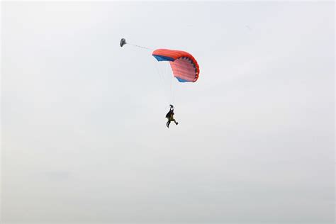 Skydiving Parachute Sky - Free photo on Pixabay - Pixabay