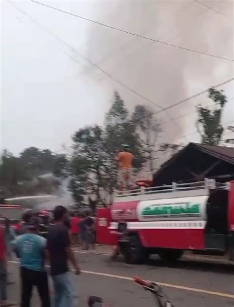 Amukan Si Jago Merah Dalam Sekejap Dua Rumah Pun Terlalap Berita