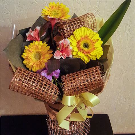 Graduation Gift Baskets | Healthy food and wine gifts, USA Delivery ...