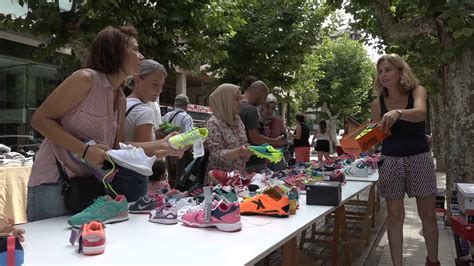 Una Quinzena De Parades Recuperen El Mercat De Les Rebaixes D Estiu Al