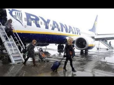 Los Perfiles De Los 250 Puestos Que Ryanair Busca Para Su Nuevo Centro