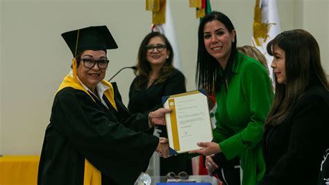 Diplomado De Uanl Transforma Vida De Adultos Mayores Vida