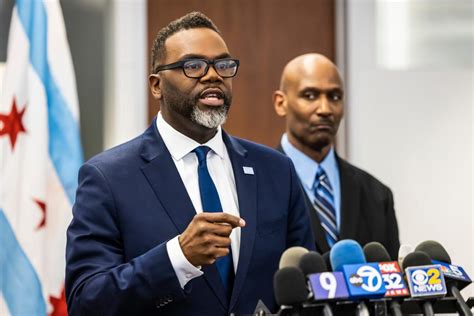 New Chicago Mayor Brandon Johnson To Be Sworn In What To Know About