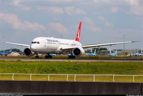 Tc Llc Turkish Airlines Boeing Dreamliner Photo By Severin