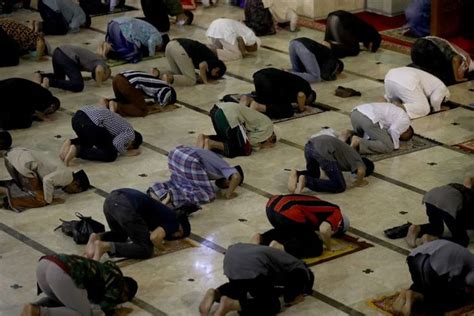 Niat Sholat Jumat Syarat Wajib Dan Sah Lengkap Dengan Tata Cara