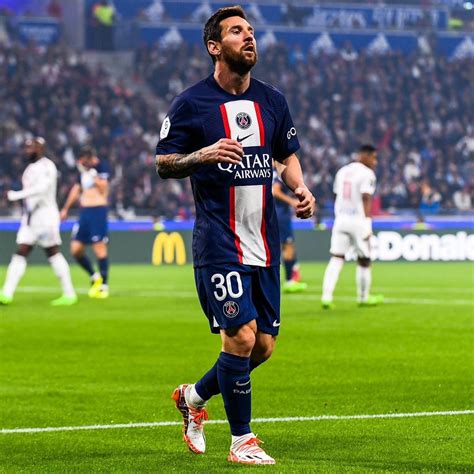 Psg Relay On Twitter Rt Expressfoot Messi Au Psg Cette Saison 👟 11 Matchs ⚽ 6 Buts 🅰️ 8