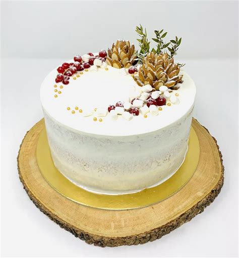 My Light Christmas Decorated Cake By Il Sogno Di Cakesdecor