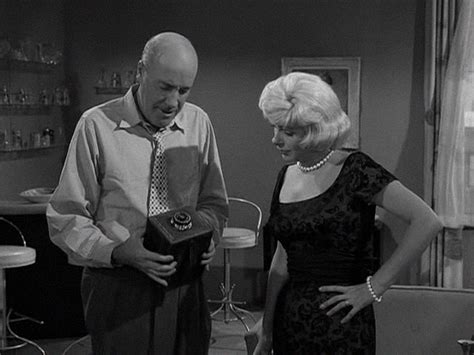 Twilight Zone Season 2 Episode 10 A Most Unusual Camera 16 Dec 1960