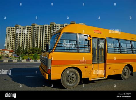 Bus on Jaipur highway Stock Photo - Alamy