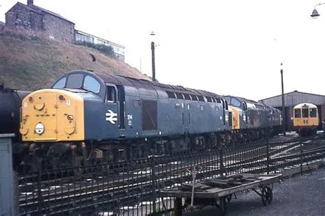 Original Colour Slide Of D214 Br Class 40 Diesel Loco £4 99 Picclick Uk