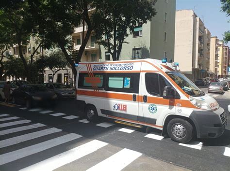 Cagliari Incidente Tra Due Auto In Via Dante Donna Soccorsa E Portata