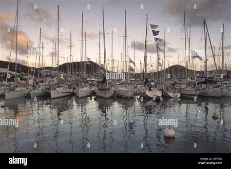 Boote Segelschiffe Hi Res Stock Photography And Images Alamy