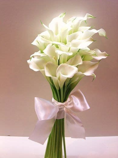 Pin By Ane Castro On Calla Lily Lily Bouquet Wedding Flower