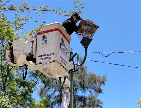 Concluye Rehabilitaci N De Luminarias En Parque Vivero Las Auras