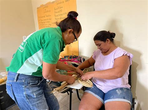 Produtores rurais aprendem a transformar matéria prima da região em