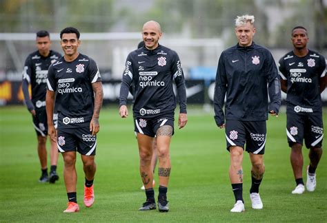 Escalação de olho na Chapecoense Corinthians faz primeiro treino