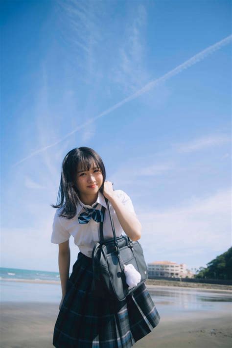 日向坂46上村ひなの 初センターに続いて夢かなえた写真集「自分でも知らなかった私が」 坂道の火曜日 芸能コラム 日刊スポーツ