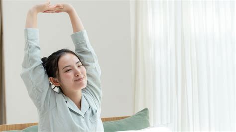 「お風呂で体を温めるとよく眠れる」は間違い？良質の睡眠をとるために知っておきたい、入浴と睡眠の〈本当の関係〉【専門家が解説】 The Gold 60