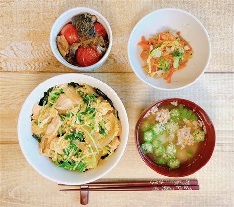 栄養バランスを整えた豆苗入り親子丼献立 管理栄養士・調理師 とものうようこ 栄養バランスのとれた献立のつくり方