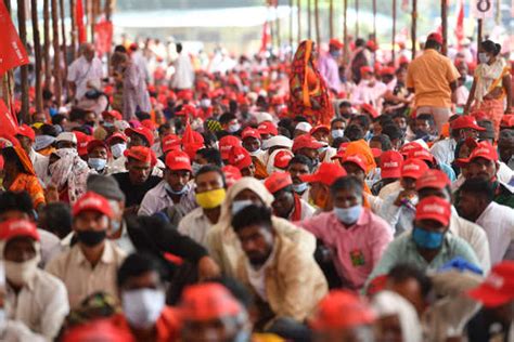 Thousands Of Maharashtra Farmers Hold Rally At Azad Maidan Photogallery