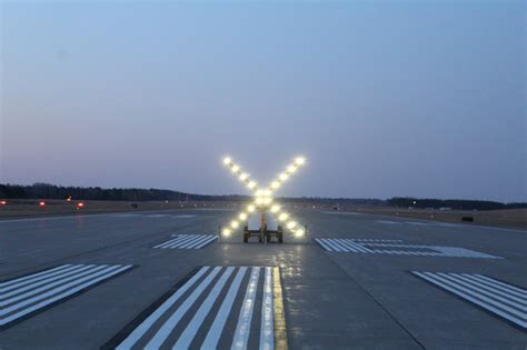 Led Portable Lighted Runway Closure Marker Rcm D L 893 Halibrite