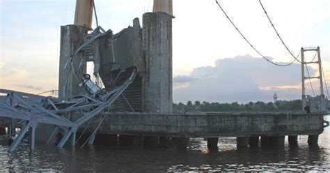 Bridge Collapse In Indonesia Kills 4 Cbs News