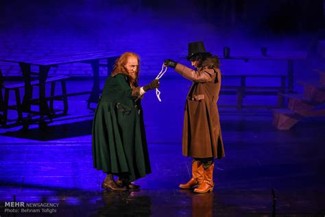 Mehr News Agency - Oliver Twist musical on stage in Tehran