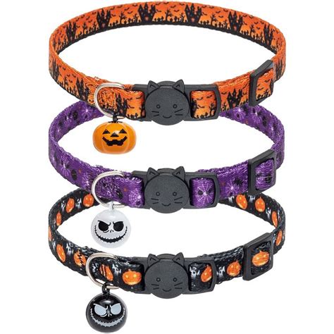 Halloween Cat Collars making Cat's Howl at the Moon!