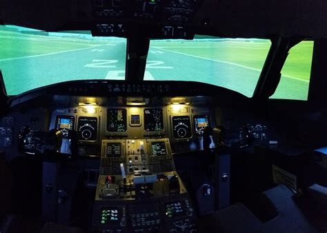 I Work In A Flight Simulator Center Here Enjoy A Full Crj Cockpit Imgur