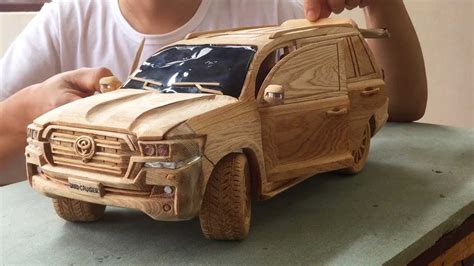 This Bloke Carved A Toyota Land Cruiser Out Of Wood