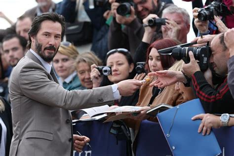 What Keanu Reeves Did With His Matrix Royalties Proves He Truly Does ...