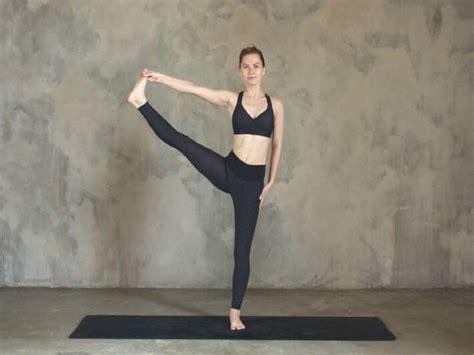 5 Yoga Poses To Strengthen Your Psoas Muscle | TheHealthSite.com