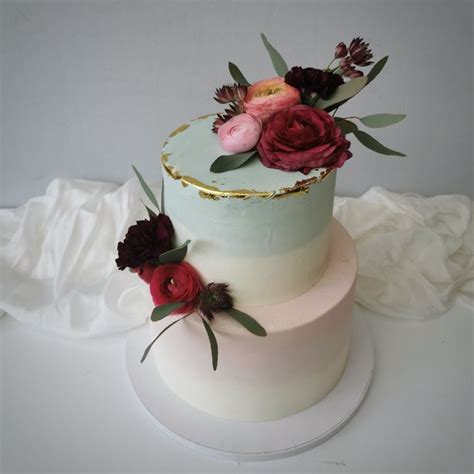 Ombre Wedding Cake Trends 2022 Modern Buttercreme Two Tier With Leaf